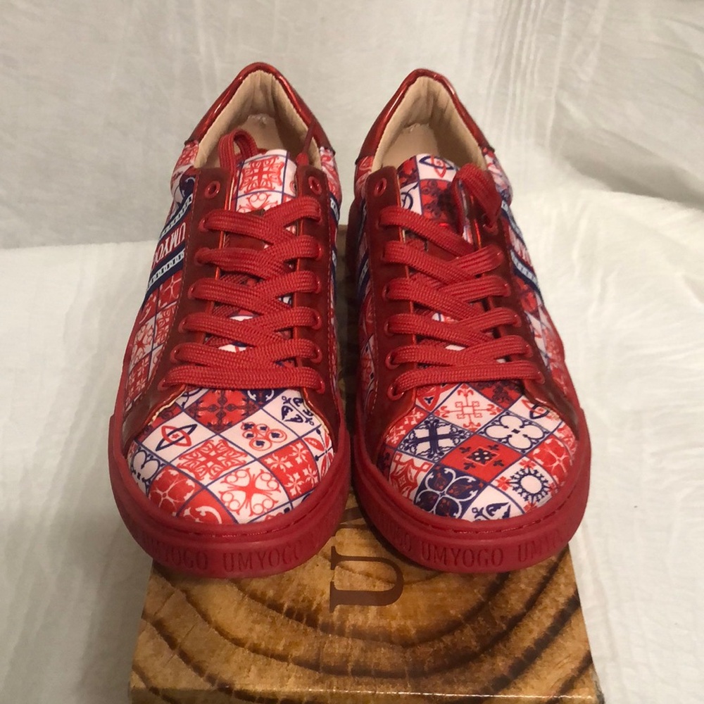 Umyogo Red Patterned Sneakers NIB Size EU 41
